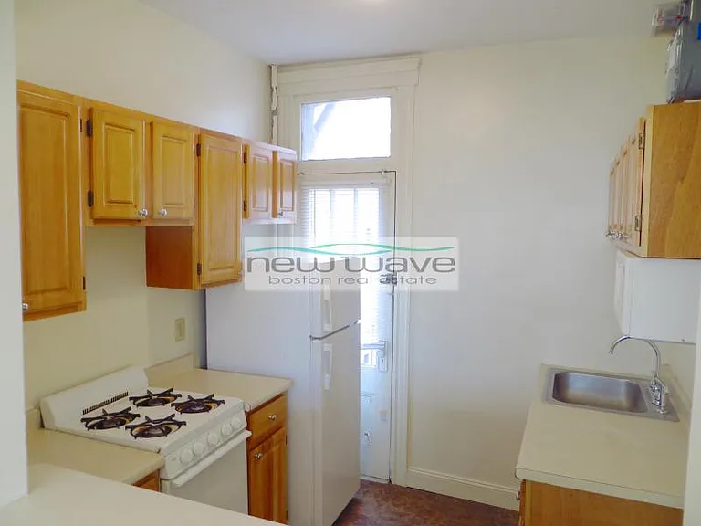 102 Queensberry St #11 — Photo 10