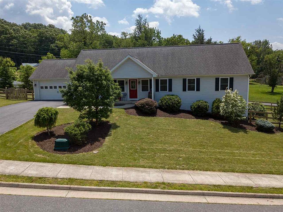 1st image of 1870 Manor Dr