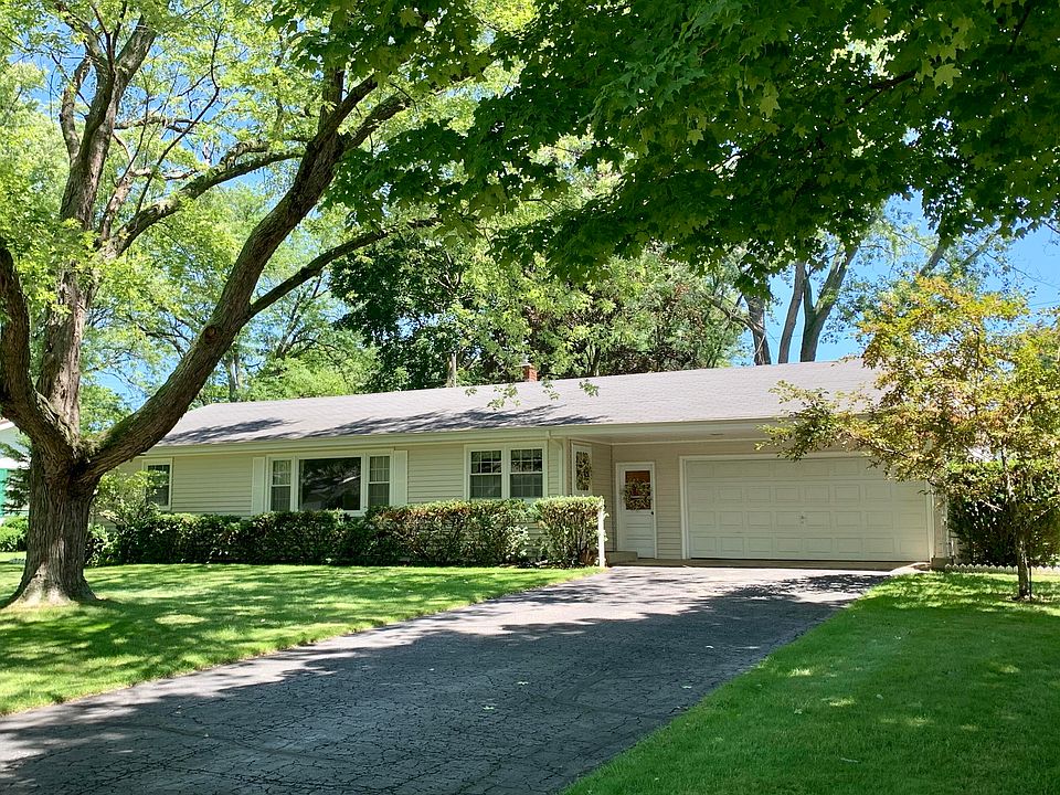 1st image of 805 Canterbury Dr