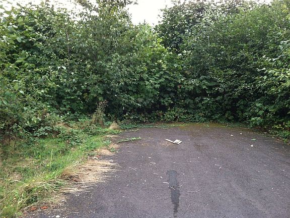 3rd image of 140 Kennington Heights Rd