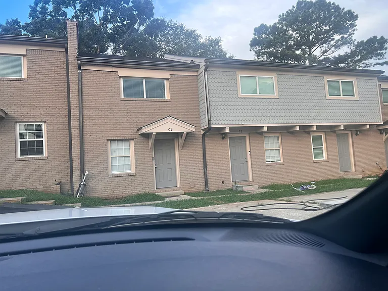 2604 Campbellton Rd SW #C1 — Photo 1