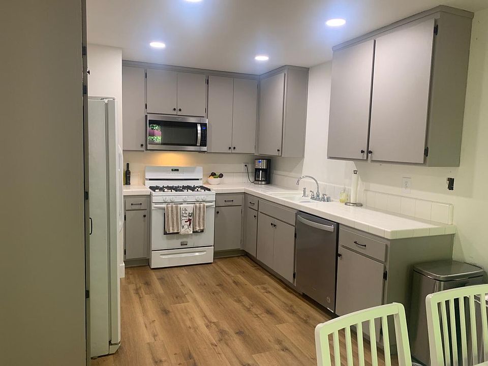 1st image of 586 Moses Ln
