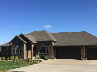 275 High Meadows Dr, Rogersville, MO 65742