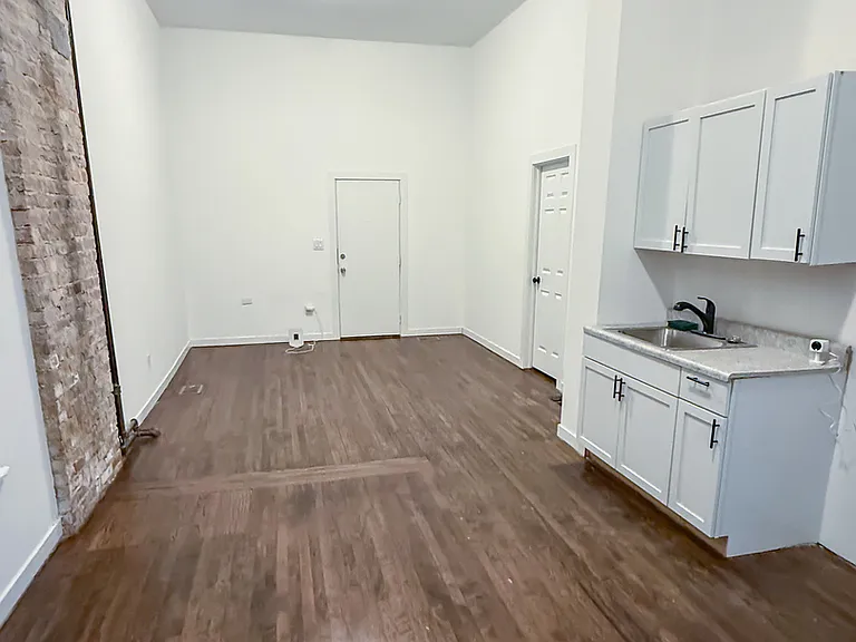 8714 S Commercial Ave — Photo 6