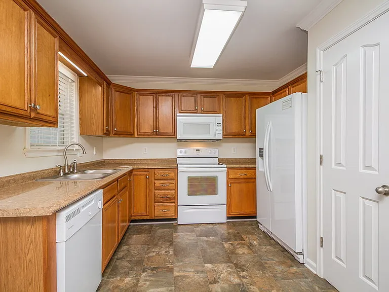 1527 Dodd Trl — Photo 6