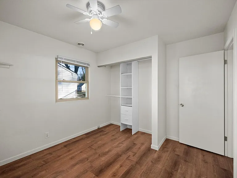 6040 Graystone Dr — Photo 25