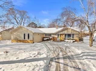 8155 N Mohawk Rd, Fox Pt, WI 53217