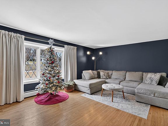 4th image of 4517 E Yates Rd