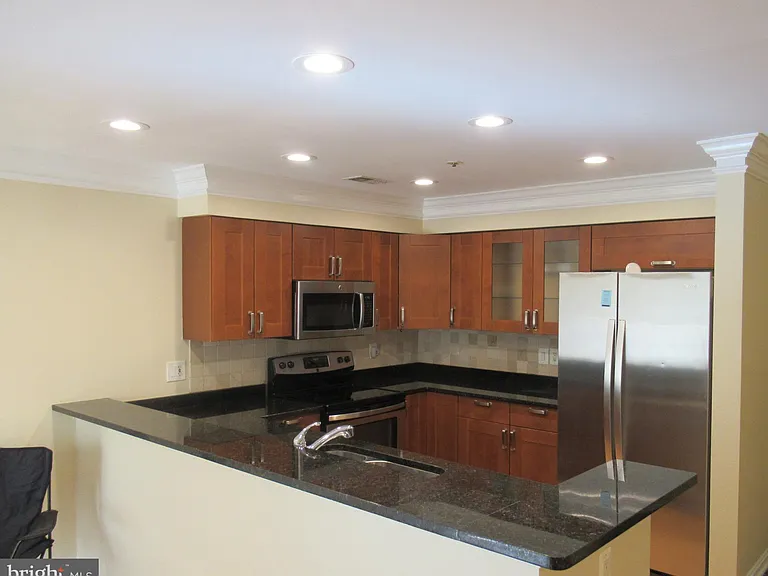 244 S Reynolds St #111 — Photo 7