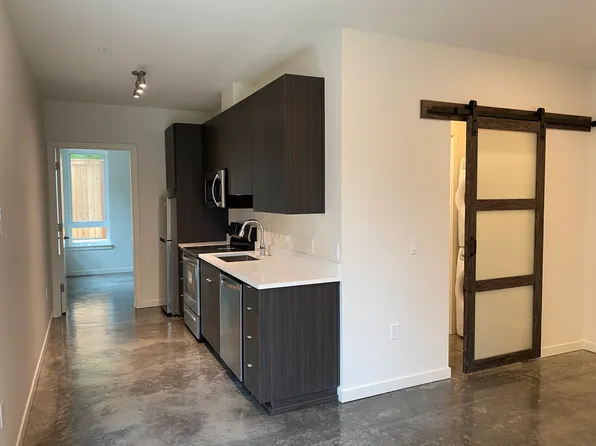2000 SE Tacoma St #7, Portland, OR 97202