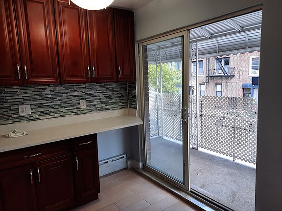 4th image of 30-96 32nd St #2