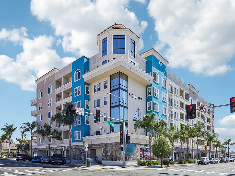 Harborview Apartments