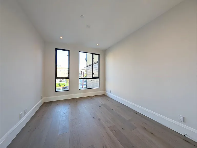 2707 23rd St #3 — Photo 14