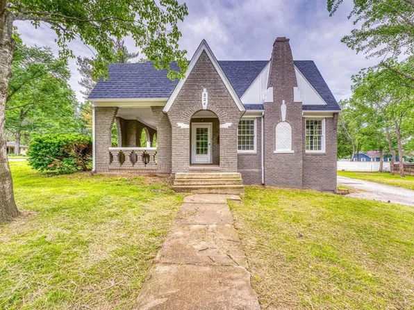 324 S Spruce St, Harrison, AR 72601