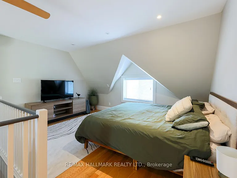 35 Dingwall Ave — Photo 23
