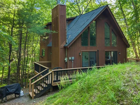 103 Lollipop Ln, Dingmans Ferry, PA 18328