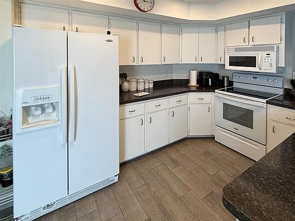 3rd image of 7530 Roy Ct