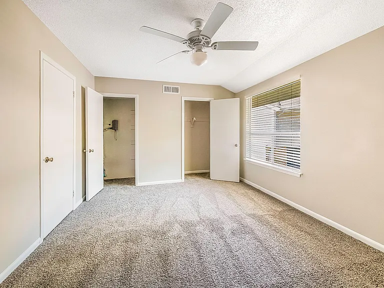 Pine Ridge Apartments — Photo 13
