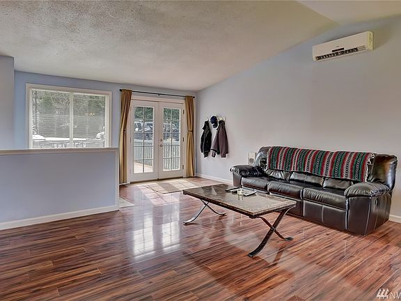 5th image of 26889 Webb Cir NE