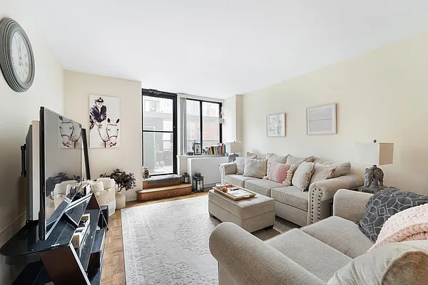 Rented by Douglas Elliman | media 17