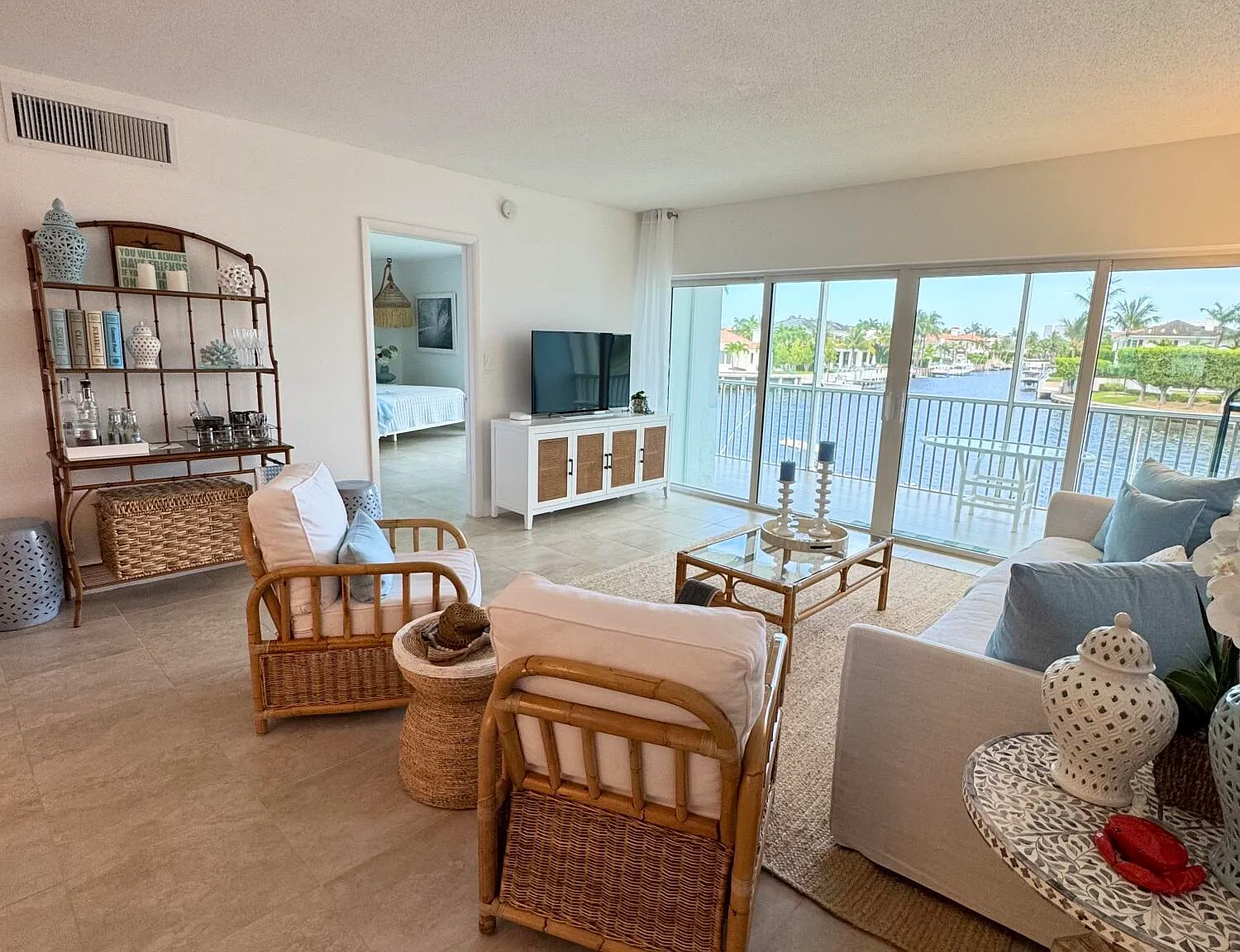 1 bed, 1.0 bath, 851 sqft, $3,950 — Photo 1