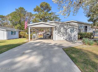 405 Quartermaster Ct, Hampstead, NC 28443