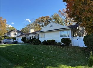 275 Meshanticut Valley Pkwy, Cranston, RI 02920