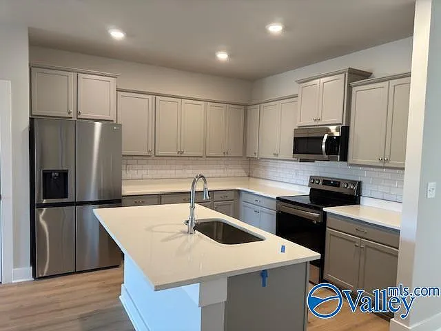 125 Clift Farm Dr — Photo 3