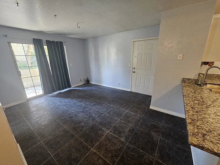 1199 E Waterside Cv #12 — Photo 5