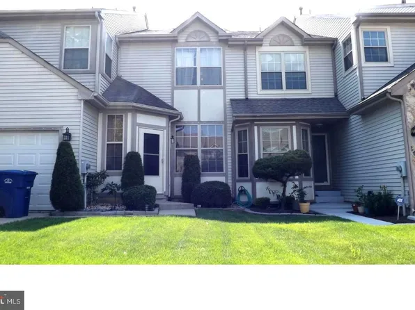 28 Manchester Way, Burlington, NJ 08016
