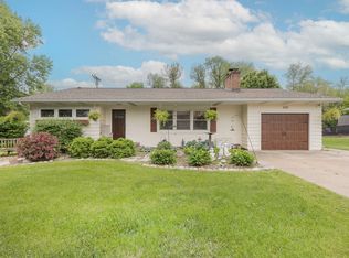 310 Circle Dr, Riverdale, IA 52722