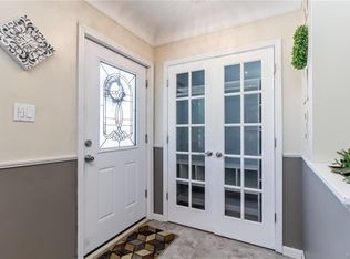 8528 Helen St, Center Line, MI 48015