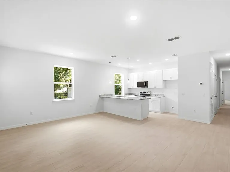 67 Glover St #102 — Photo 3