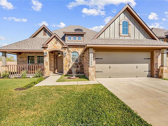 3rd image of 15303 Lowry Meadow Ln