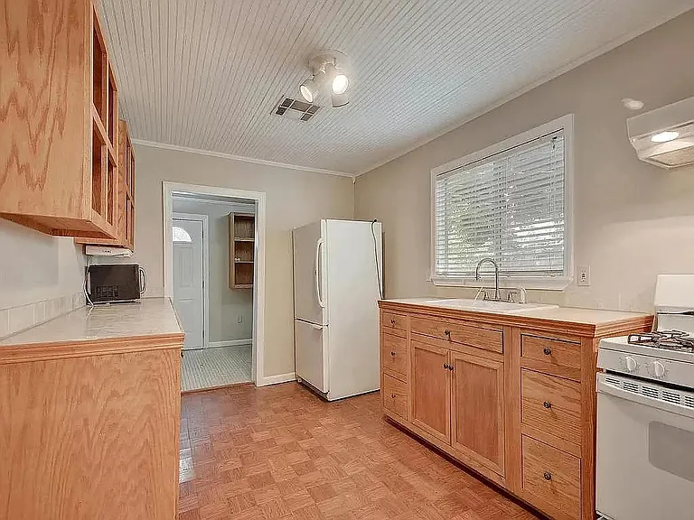 36 Anthony St #A — Photo 15