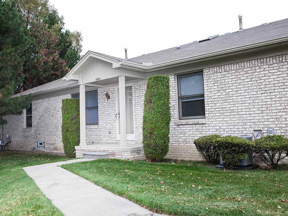 1st image of 41941 King Edward Ct