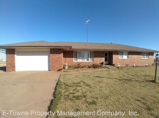 2618 E Lake Hellums Rd, Enid, OK 73701