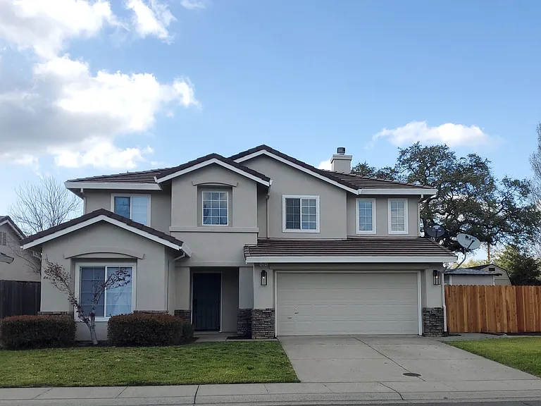 4234 Crazy Horse Rd — Photo 1