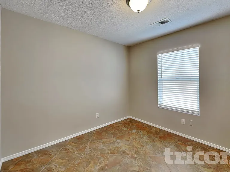 2736 Wilder Loop NE — Photo 10