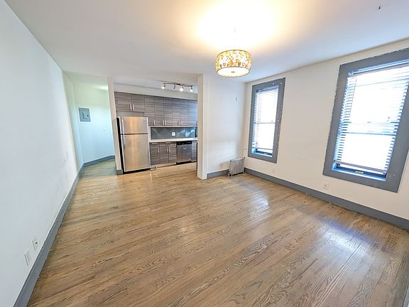 5th image of 1212 Lincoln Pl APT 3H