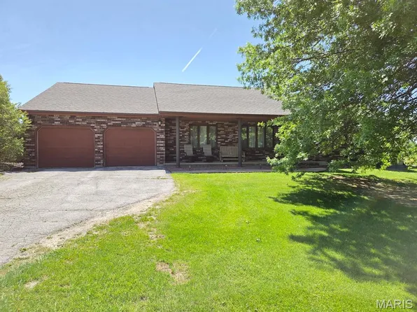 18749 225th St, Lewistown, MO 63452