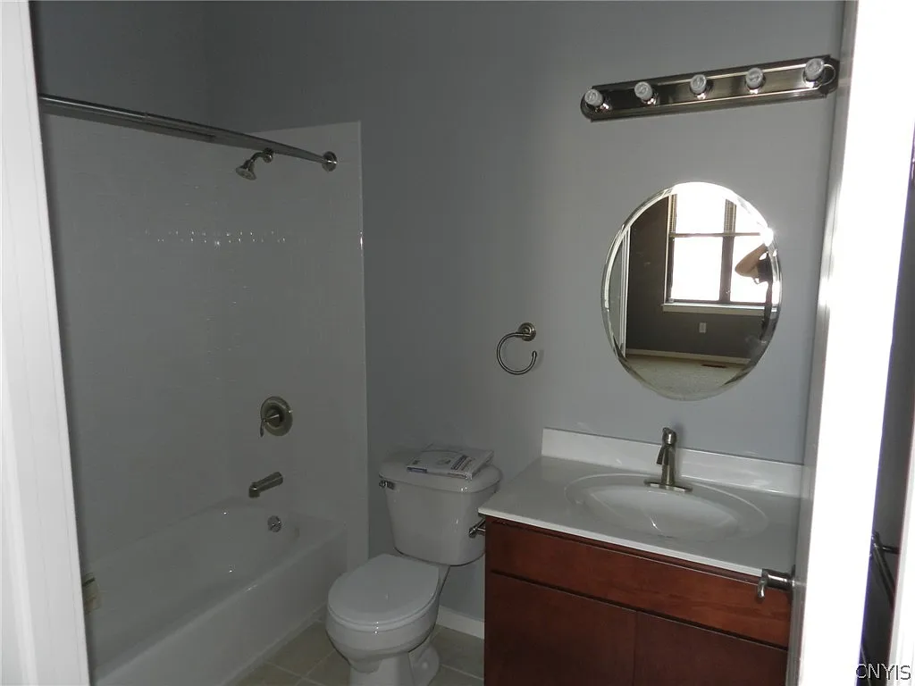 2 bed, 2.5 bath, 1500 sqft, $2,100 — Photo 4