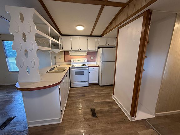 3rd image of 9259 SE 142nd Ln