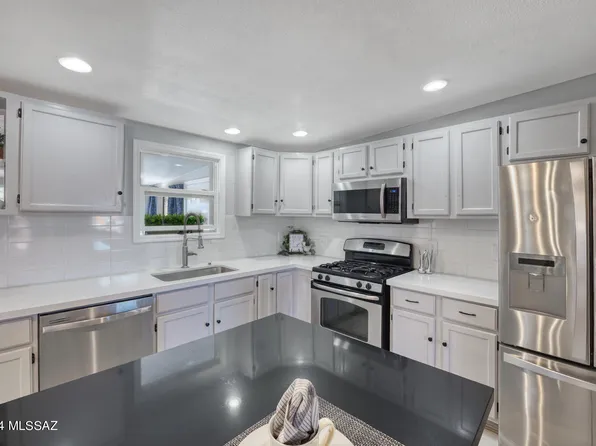 2114 Santa Rosa Dr, Sierra Vista, AZ 85635