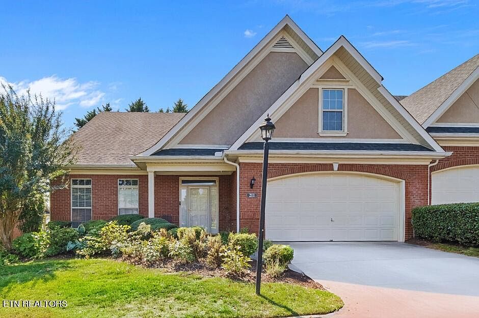 1st image of 211 Fordham Way