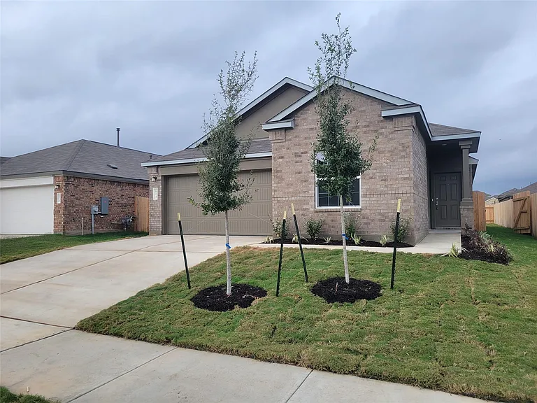 623 Waterway Ave — Photo 3