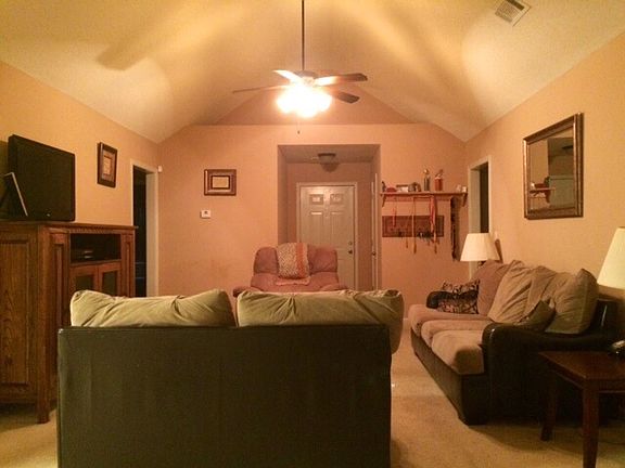 3rd image of 109 Steerwood Trl