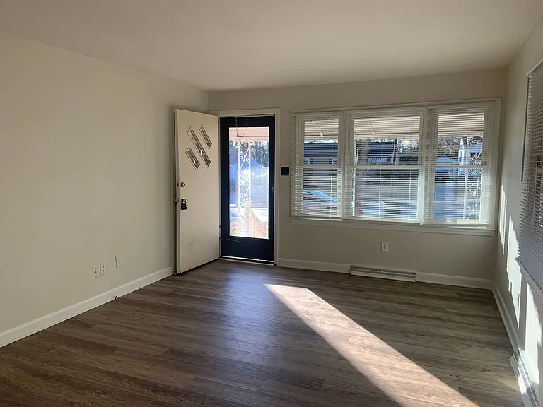 1409 Caldwell St — Photo 2