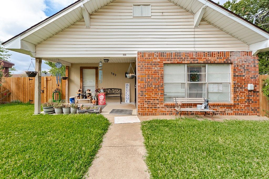 502 Walnut St, Bowie, TX 76230 MLS 20428948 Zillow