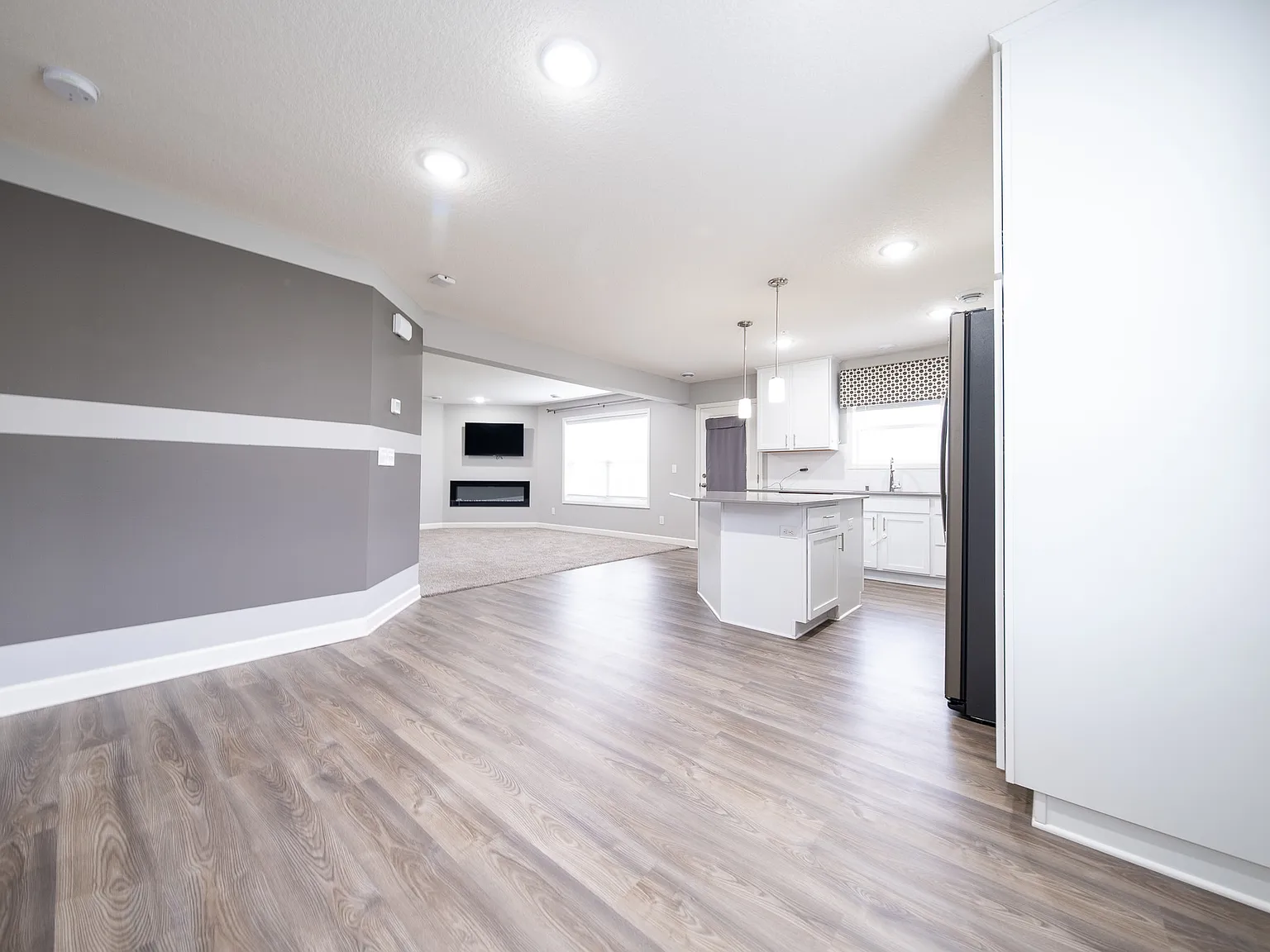 143rd Court East, Rosemount (1252) AB JS - 1 — Photo 3